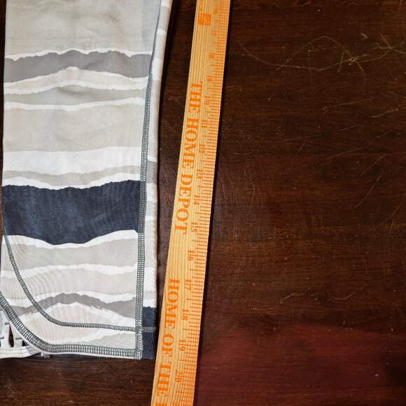 Lululemon True Self Crop Leggings | Decorative Hem | Cream & Black | Est. Size 4 - Picture 6 of 6